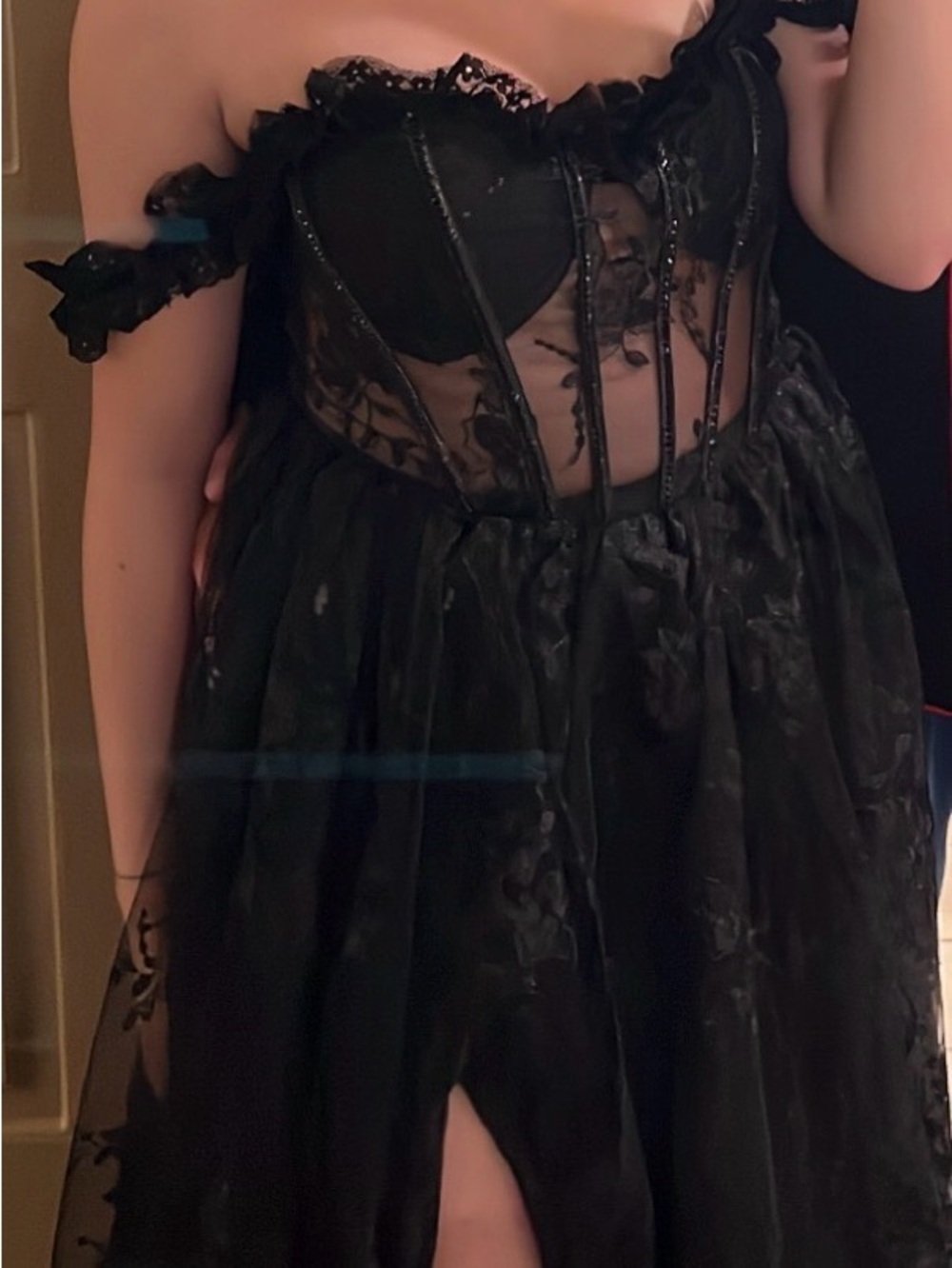Black Lace Corset Maxi Dress - Elegant Off-Shoulder Evening Gown